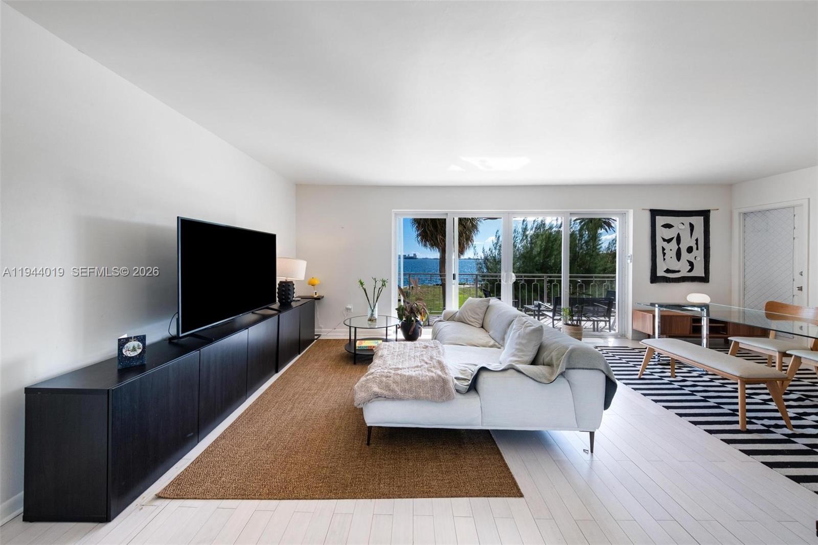 11111 Biscayne Blvd #207 Miami, FL 33181