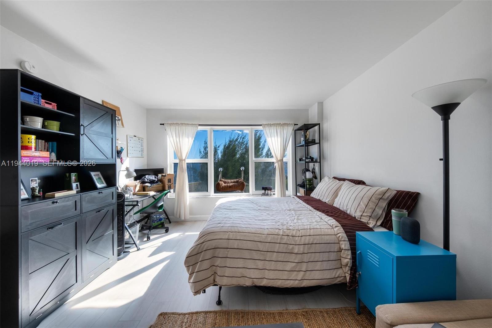 11111 Biscayne Blvd #207 Miami, FL 33181