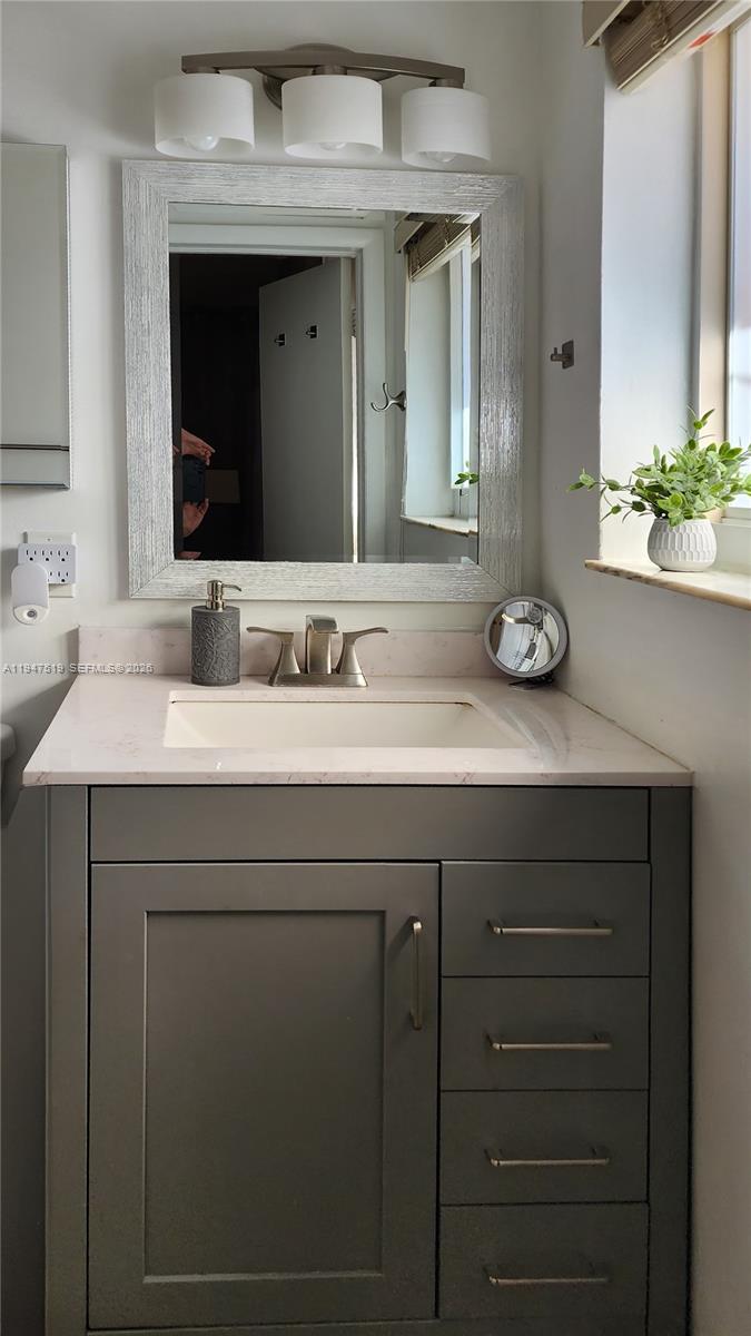 4420 NE 15th Ave Oakland Park, FL 33334