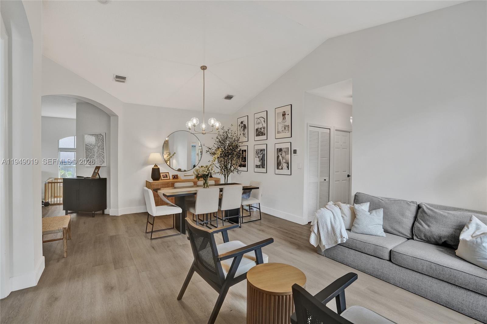 9046 SW 160th Ter Palmetto Bay, FL 33157