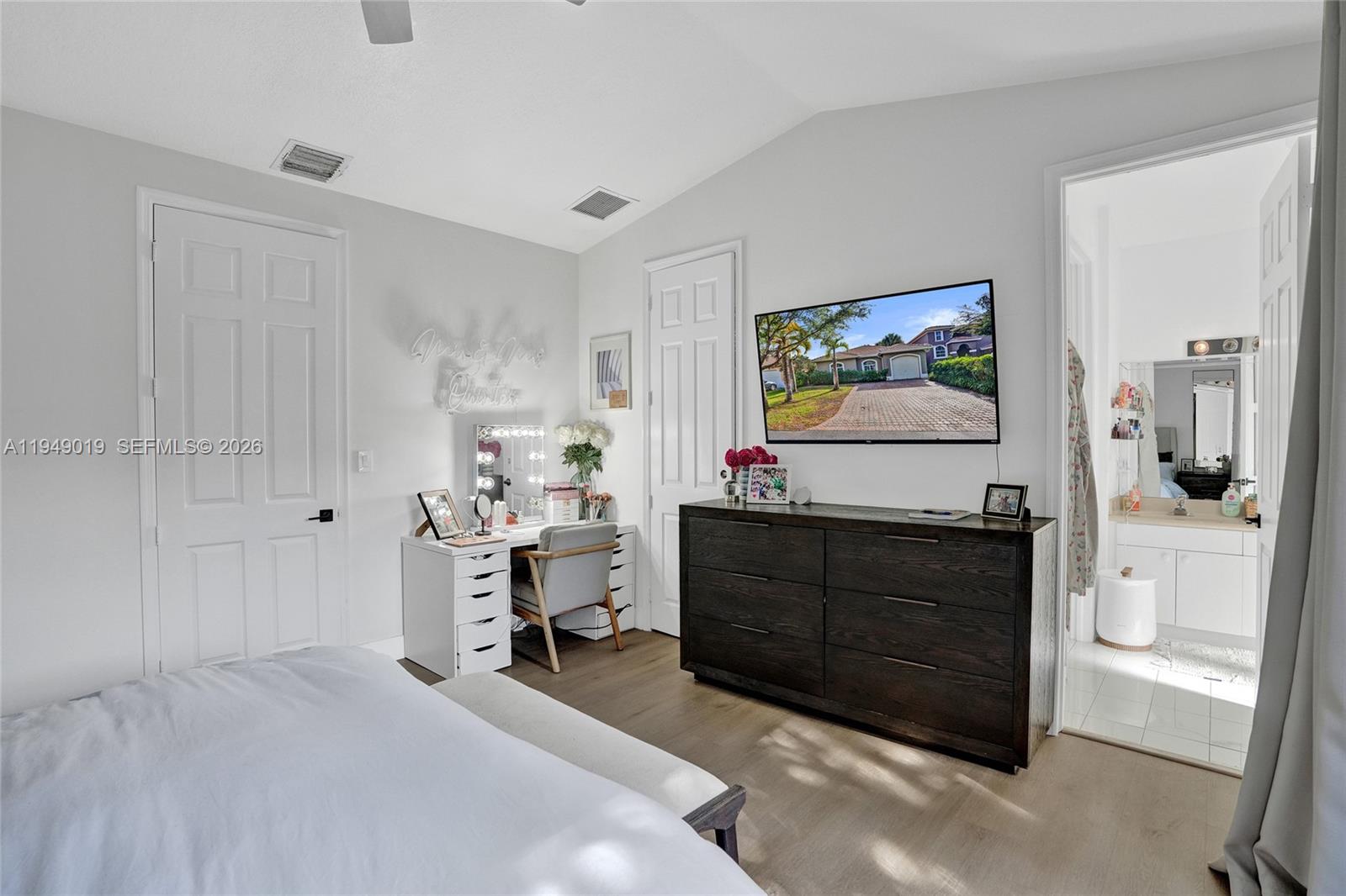 9046 SW 160th Ter Palmetto Bay, FL 33157