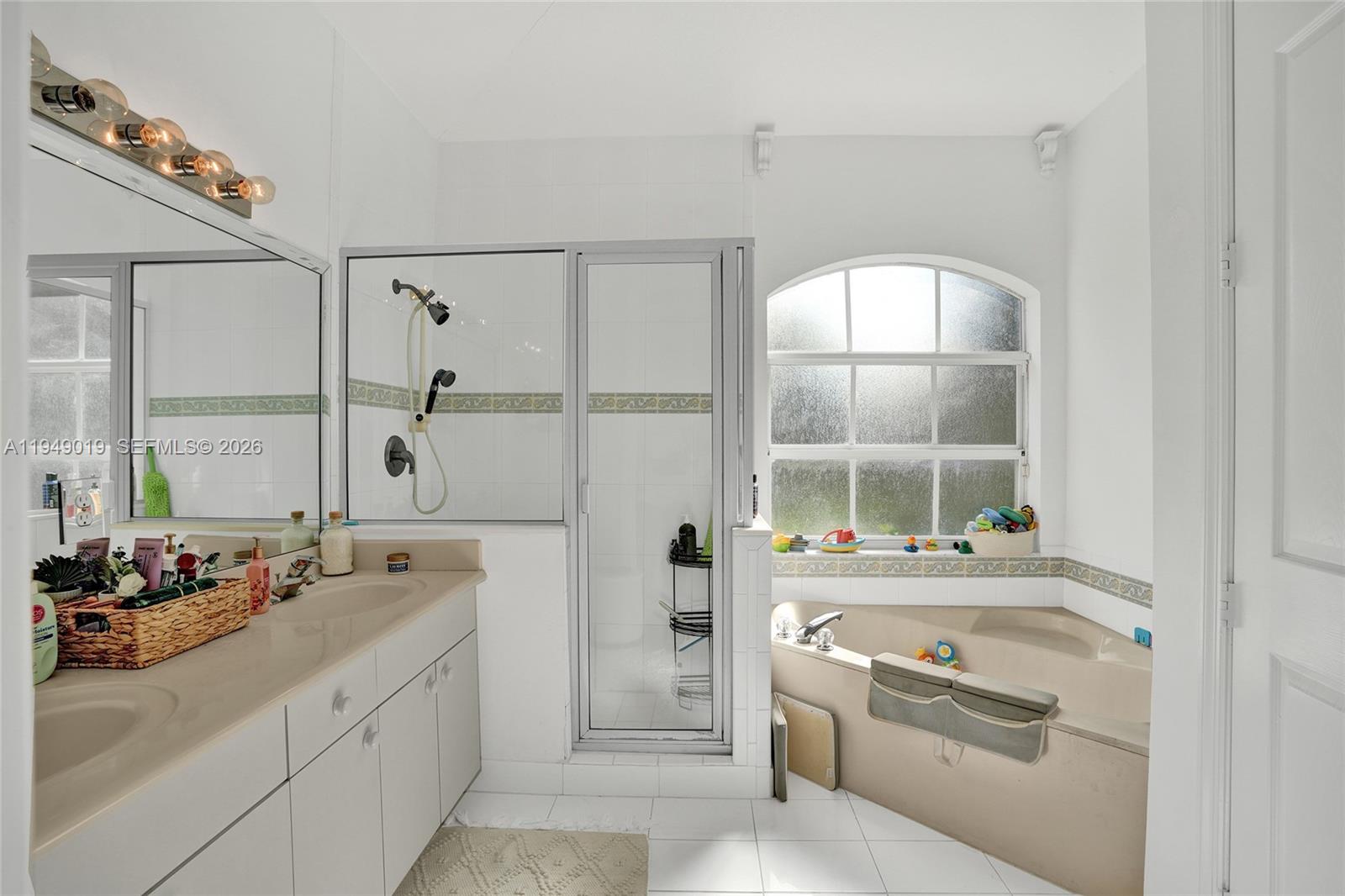 9046 SW 160th Ter Palmetto Bay, FL 33157