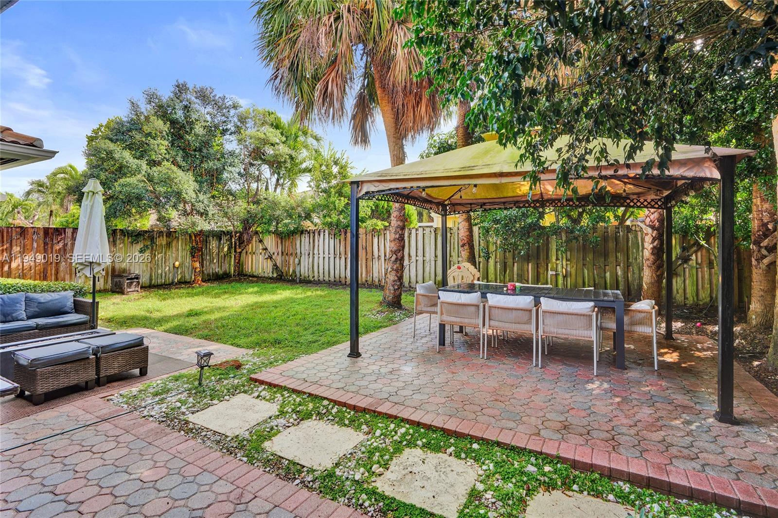 9046 SW 160th Ter Palmetto Bay, FL 33157