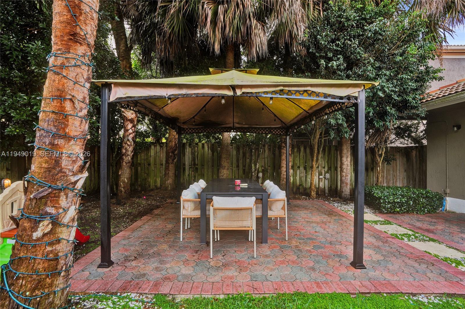 9046 SW 160th Ter Palmetto Bay, FL 33157