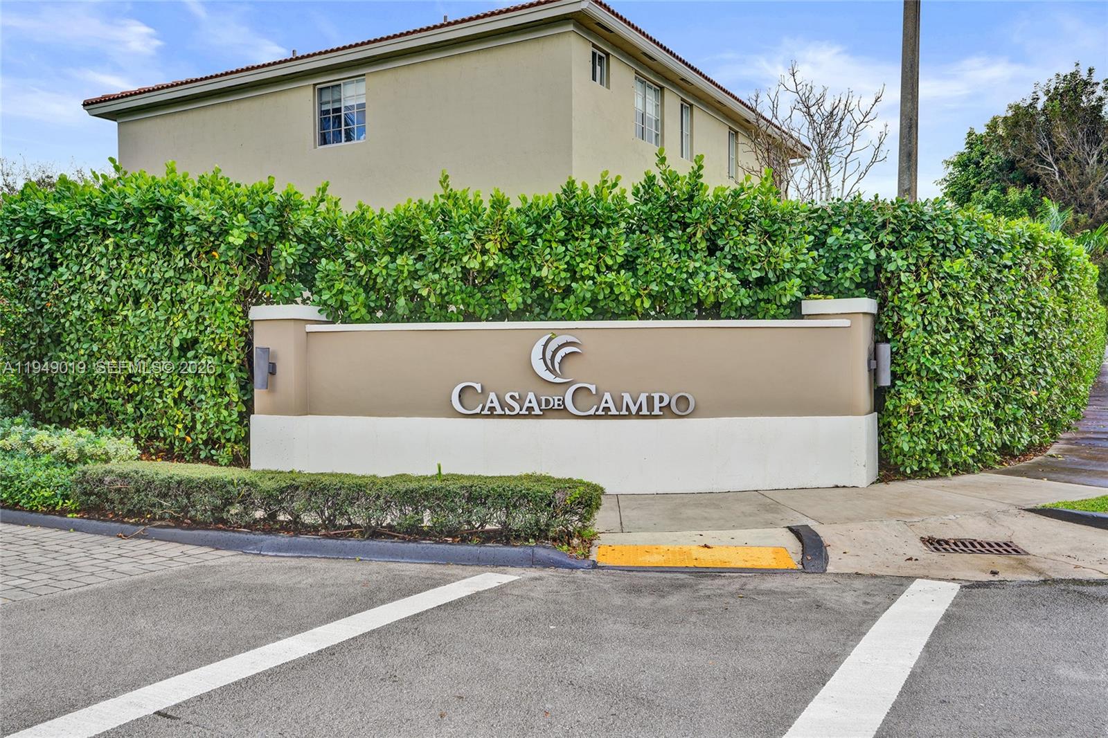 9046 SW 160th Ter Palmetto Bay, FL 33157