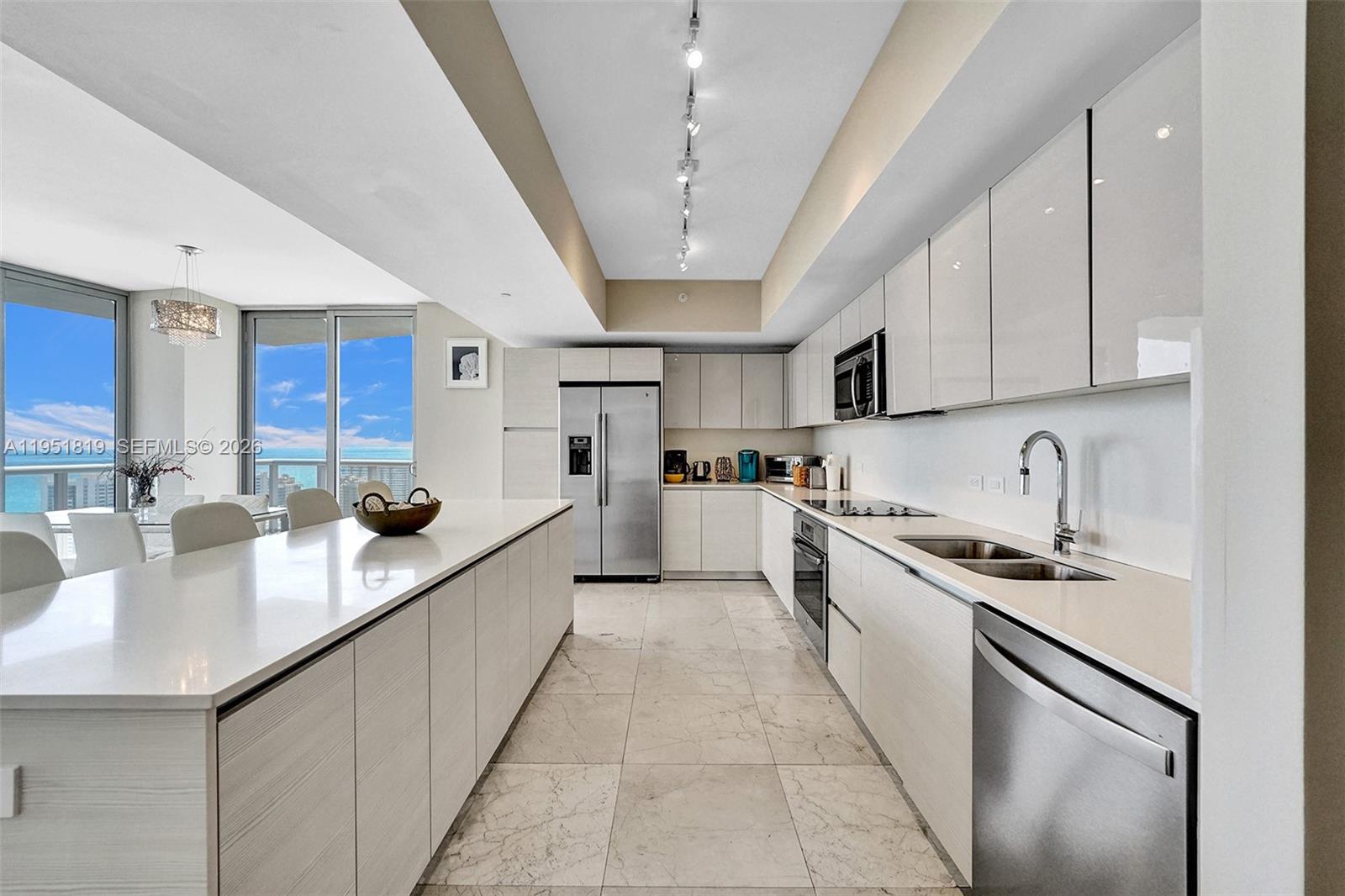 image Beachwalk Condominium13