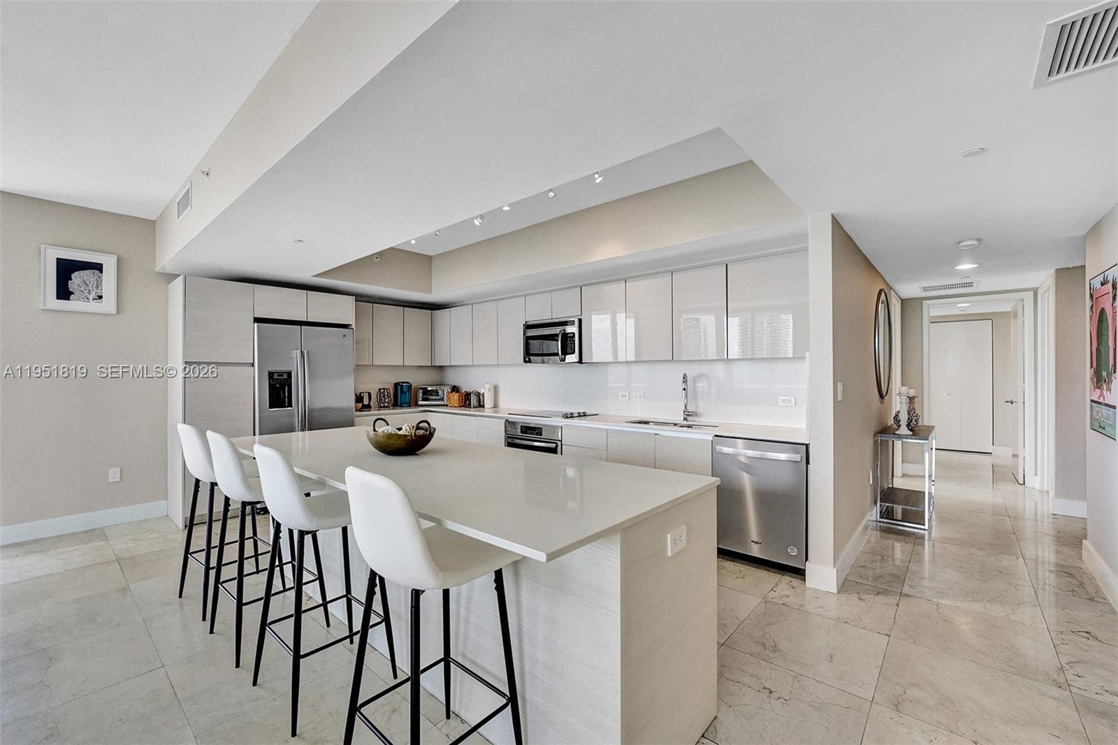 image Beachwalk Condominium15