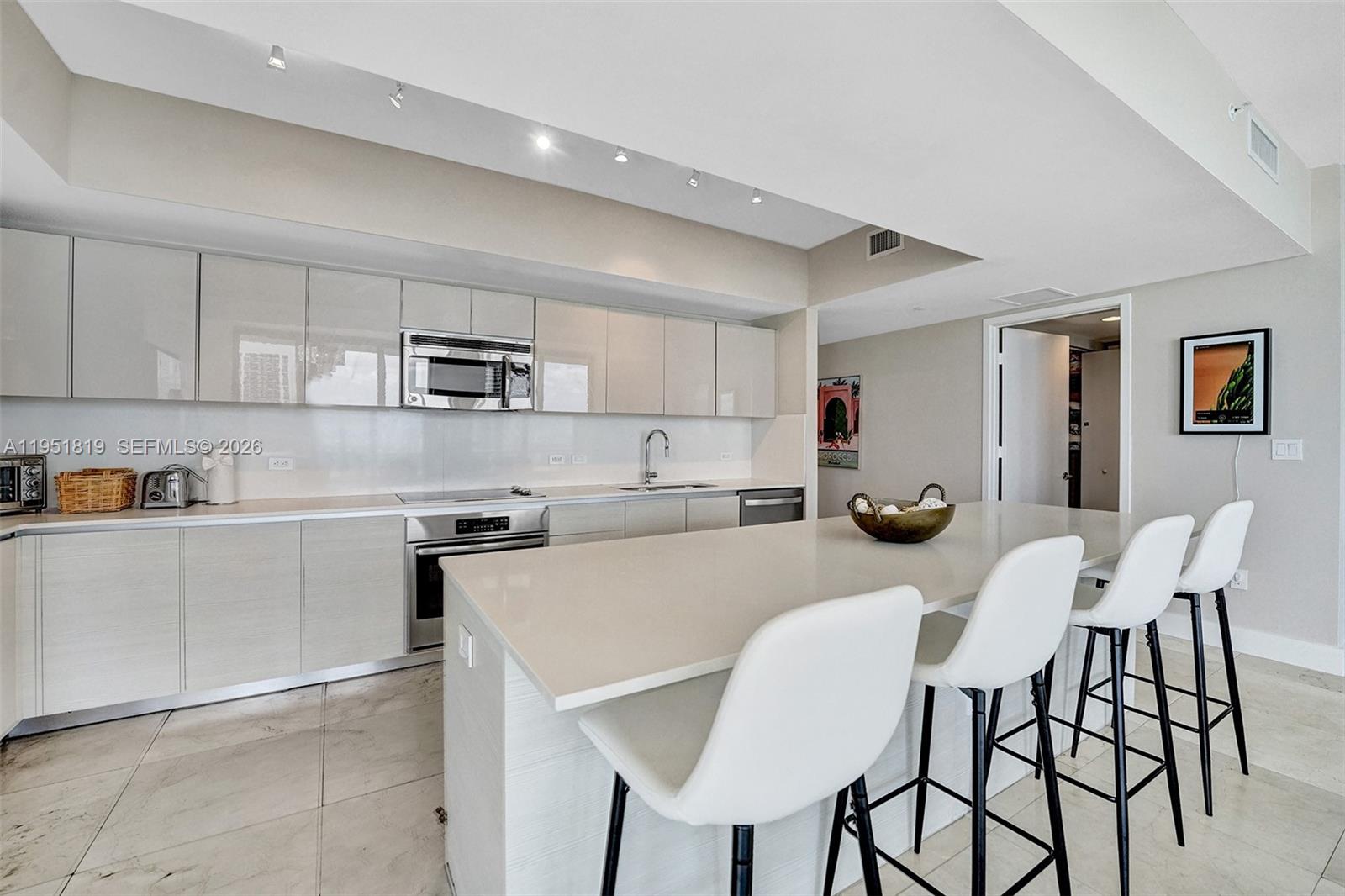 image Beachwalk Condominium17