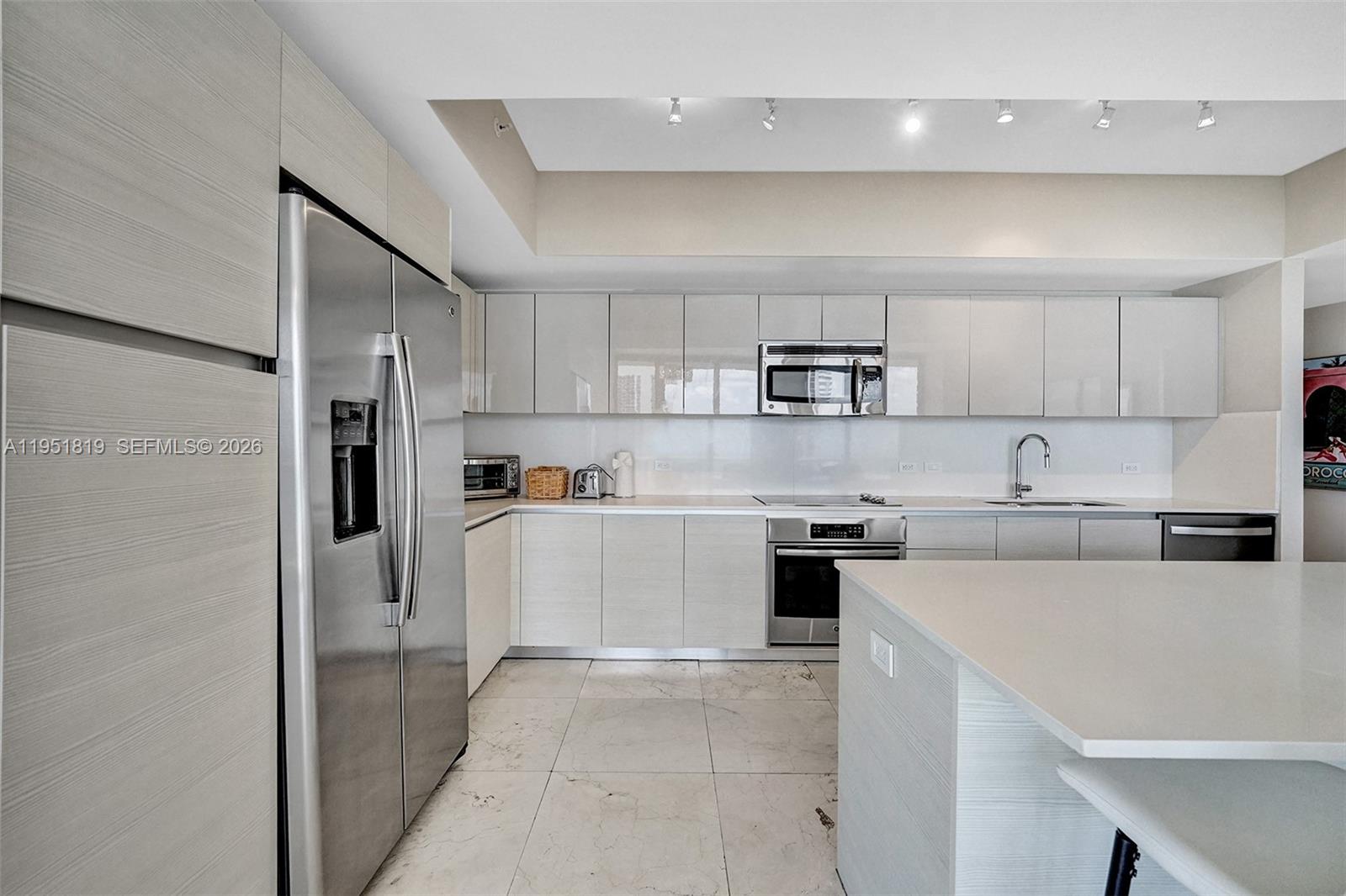 image Beachwalk Condominium18