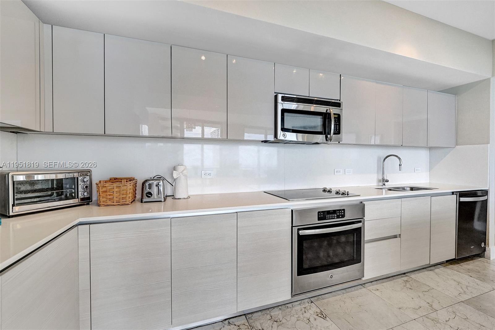 image Beachwalk Condominium19