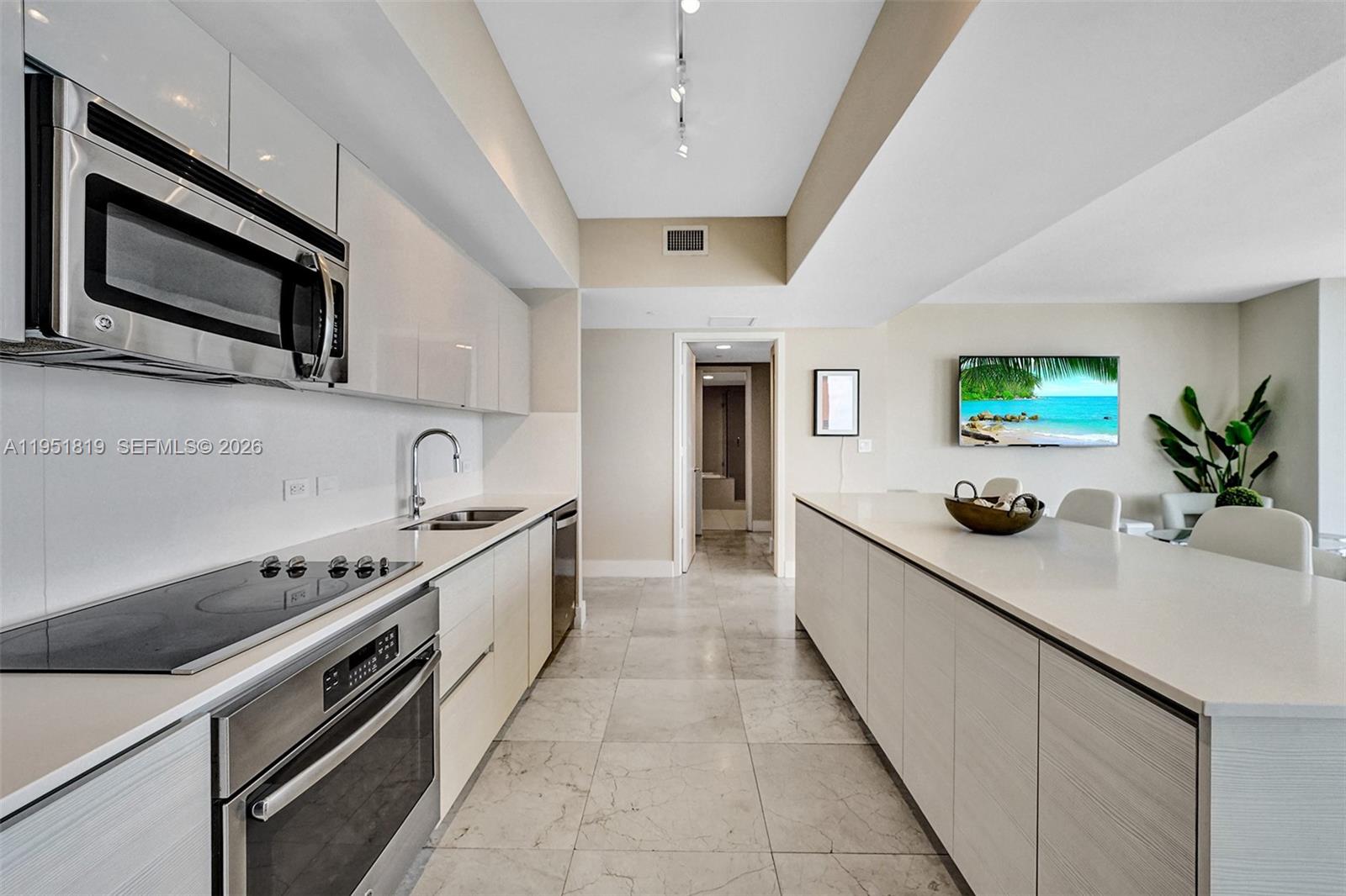 image Beachwalk Condominium21