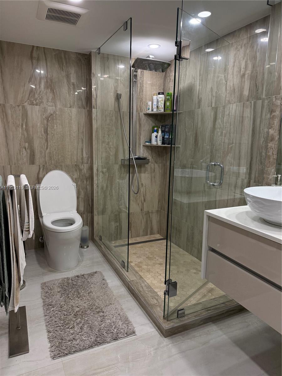 210 174th St #911 Sunny Isles Beach, FL 33160