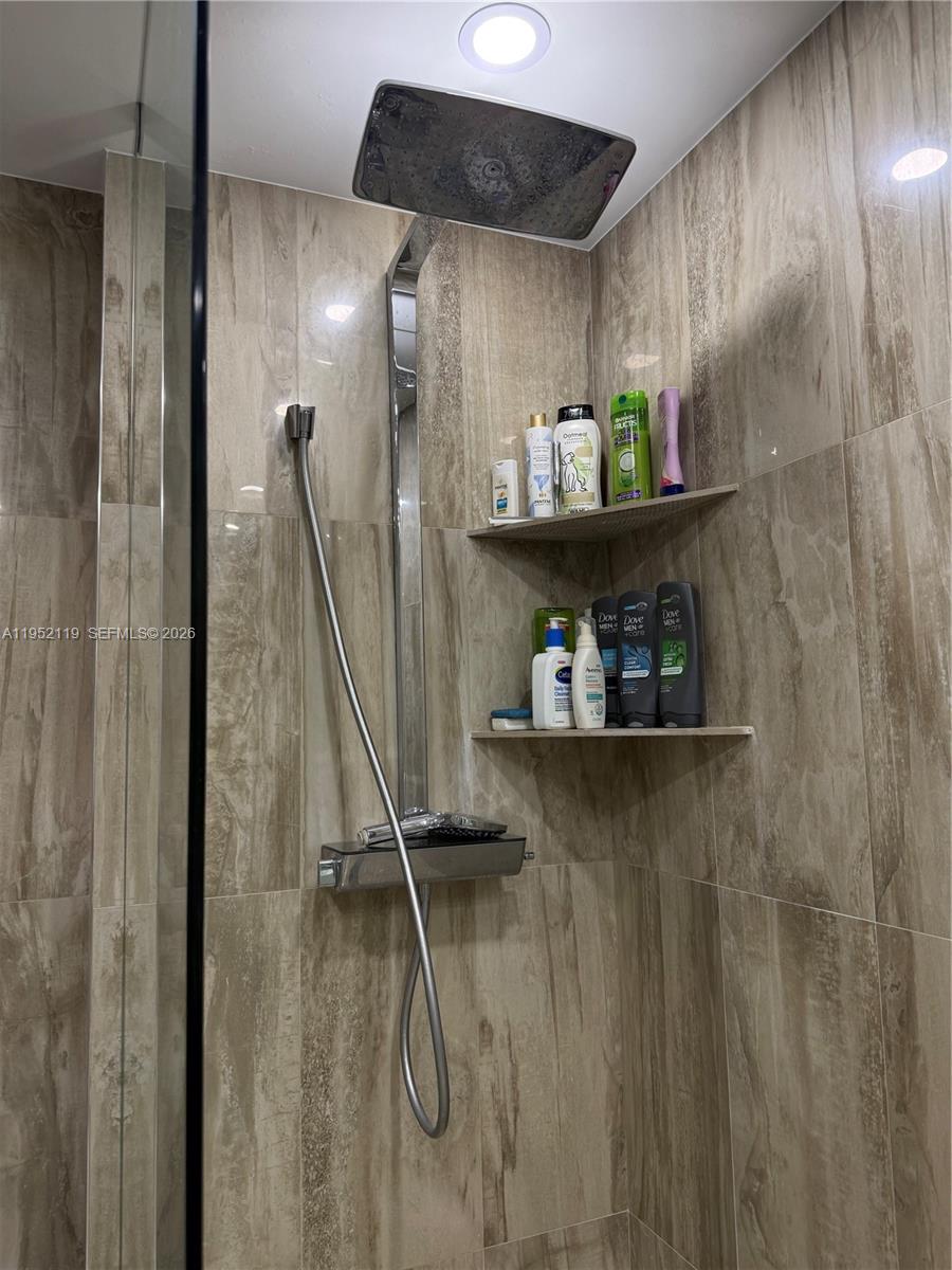 210 174th St #911 Sunny Isles Beach, FL 33160