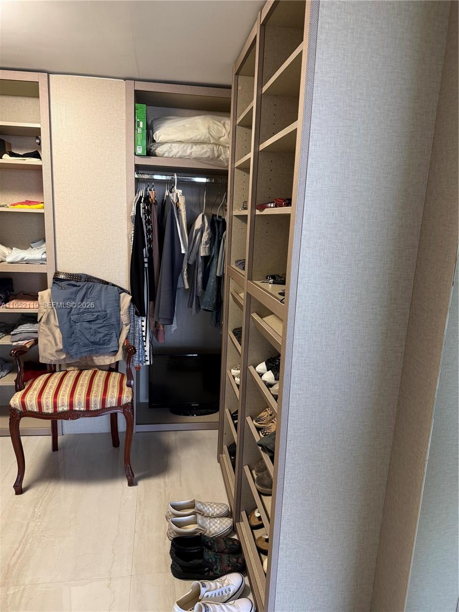 210 174th St #911 Sunny Isles Beach, FL 33160