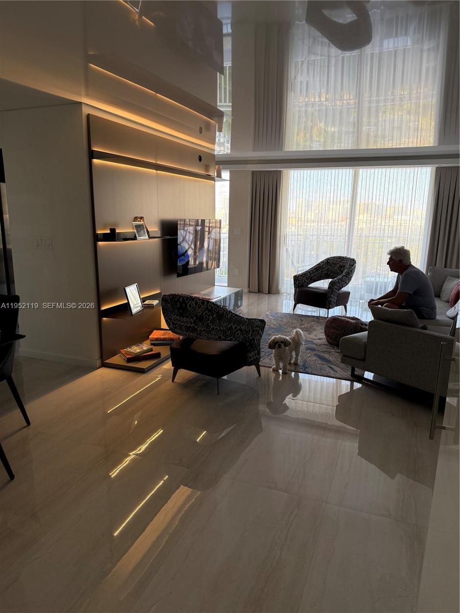 210 174th St #911 Sunny Isles Beach, FL 33160