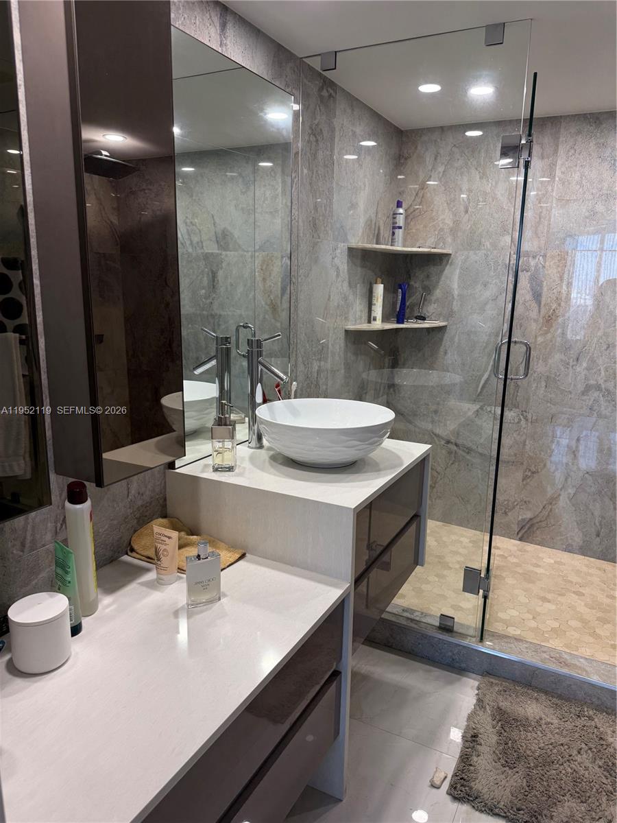 210 174th St #911 Sunny Isles Beach, FL 33160