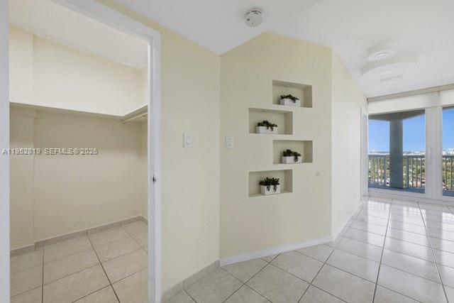 5401 Collins Ave #1129 Miami Beach, FL 33140