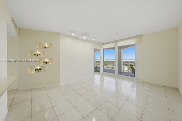 5401 Collins Ave #1129 Miami Beach, FL 33140