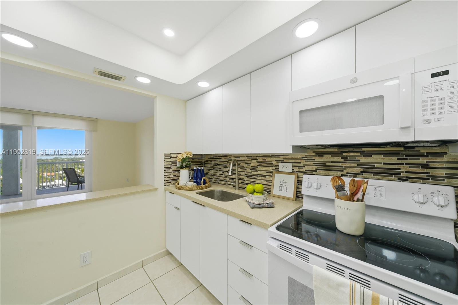 5401 Collins Ave #1129 Miami Beach, FL 33140