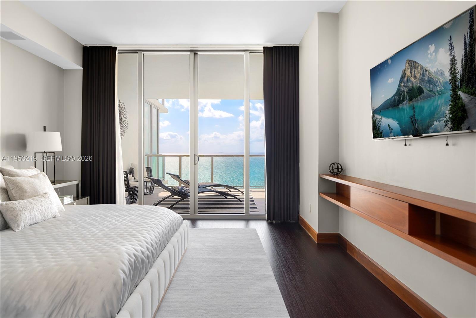 image St Regis Bal Harbour Center23