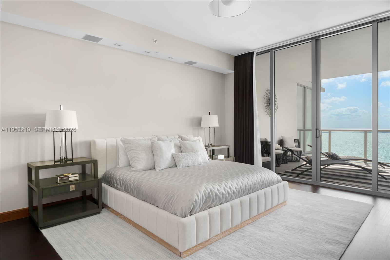 image St Regis Bal Harbour Center24