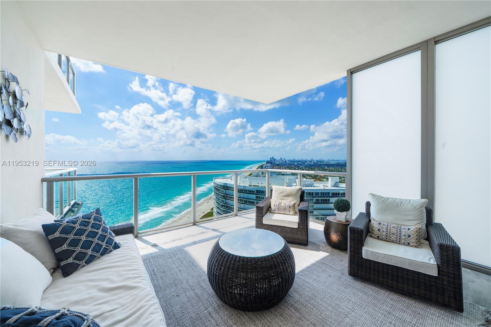 image St Regis Bal Harbour Center5