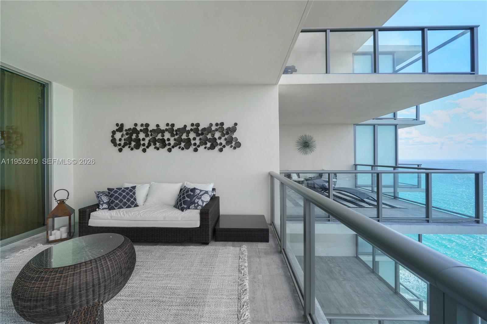 image St Regis Bal Harbour Center7