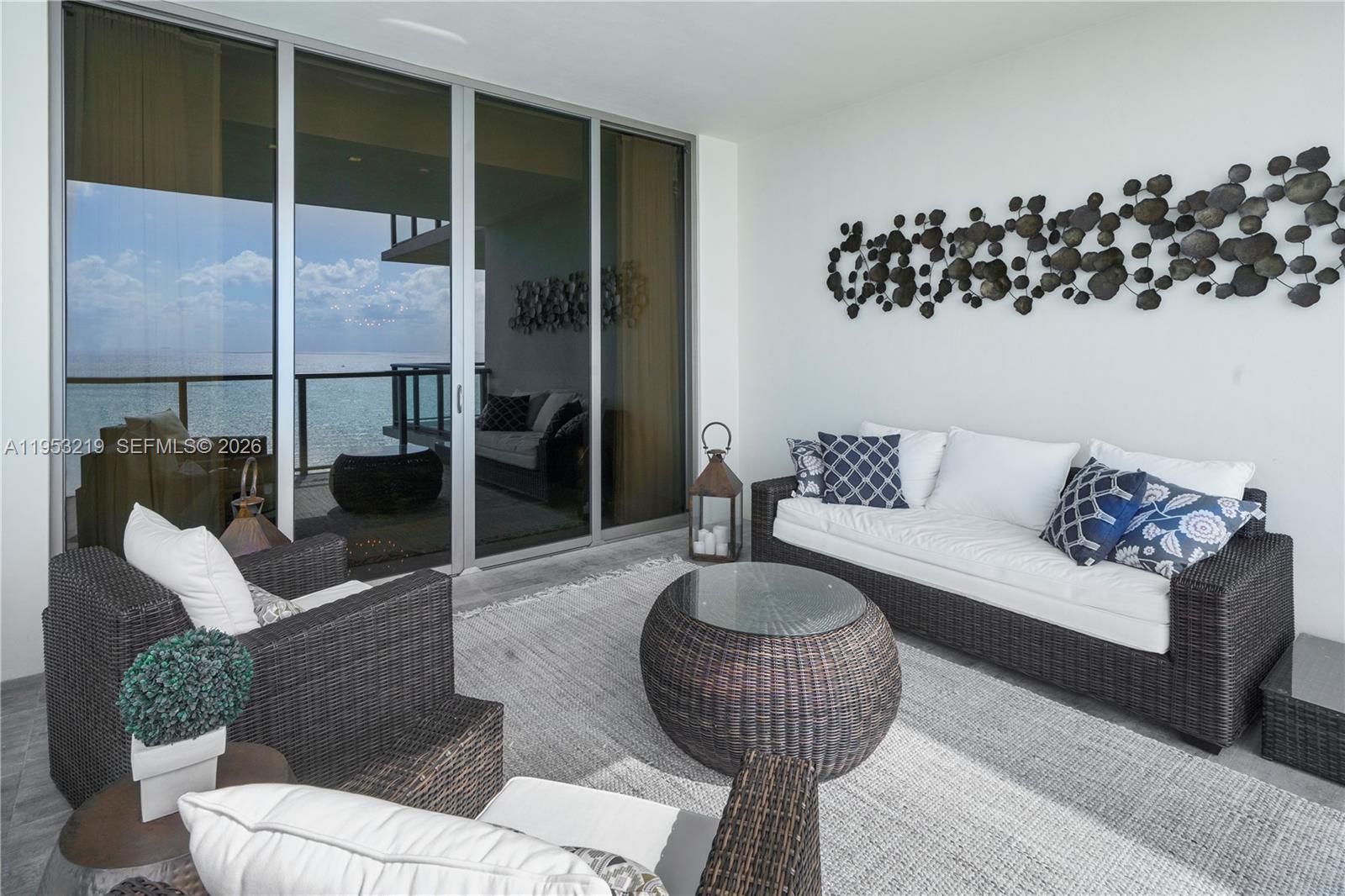 image St Regis Bal Harbour Center8