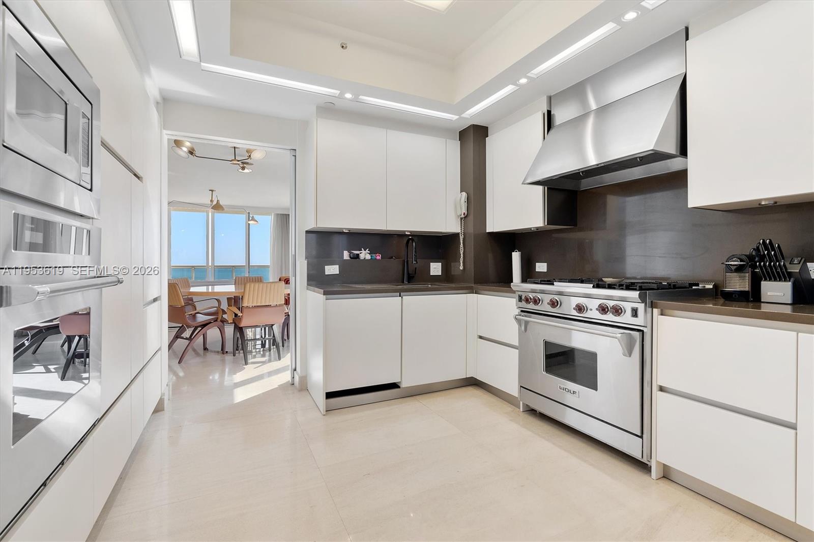 image Acqualina Residences17
