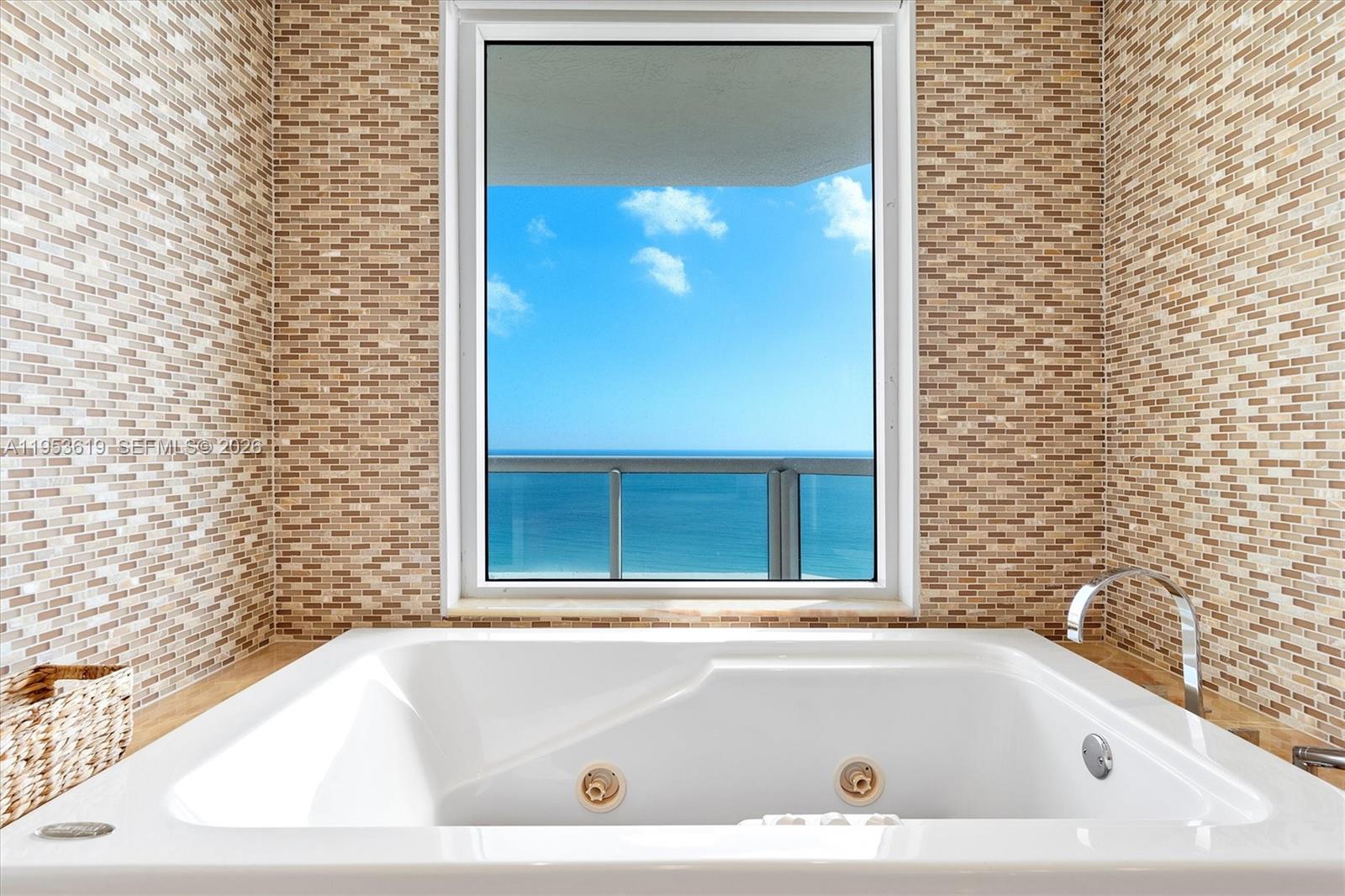 image Acqualina Residences29