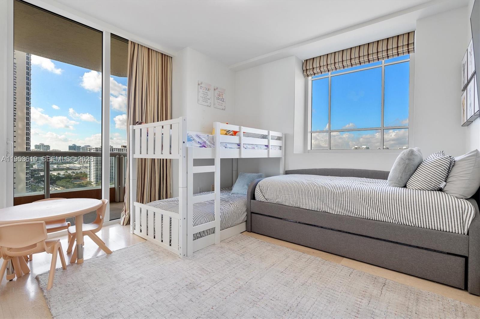 image Acqualina Residences39