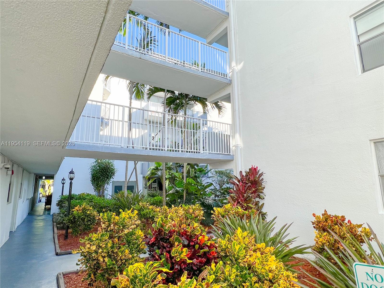 1801 S Treasure Dr #211 North Bay Village, FL 33141