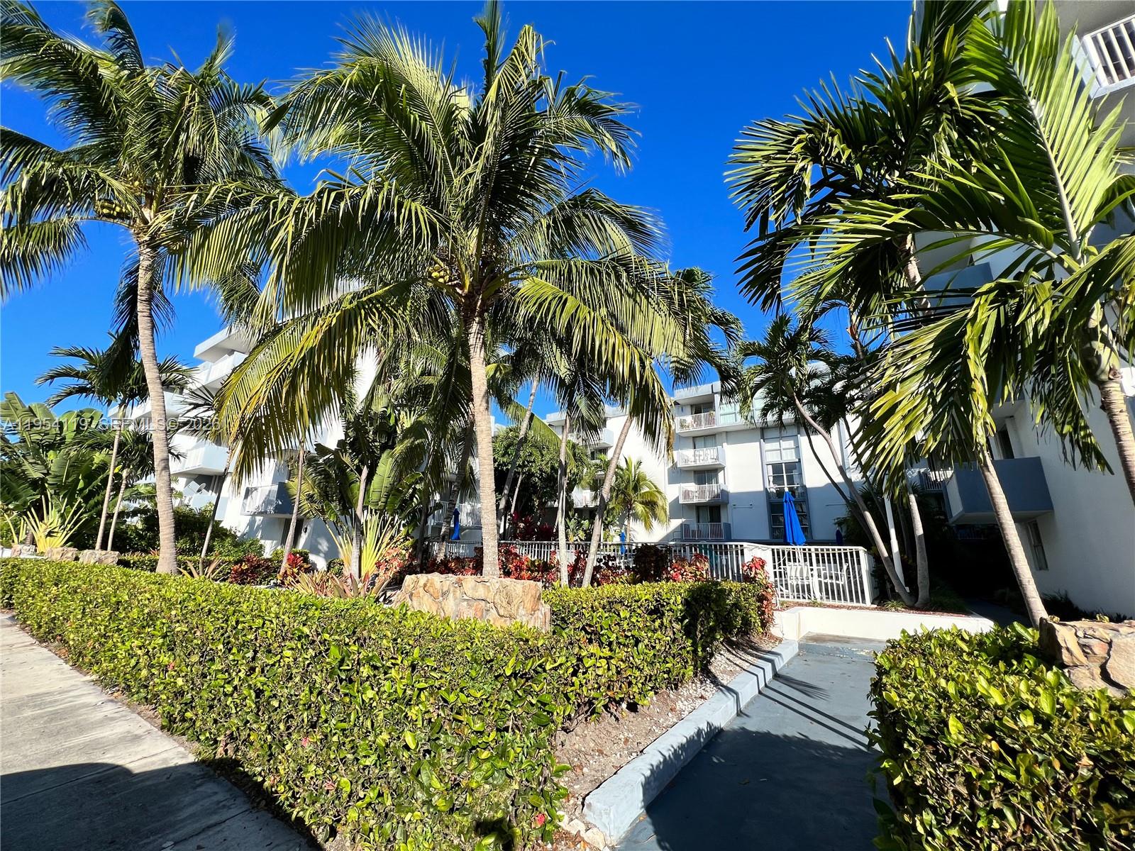 1801 S Treasure Dr #211 North Bay Village, FL 33141