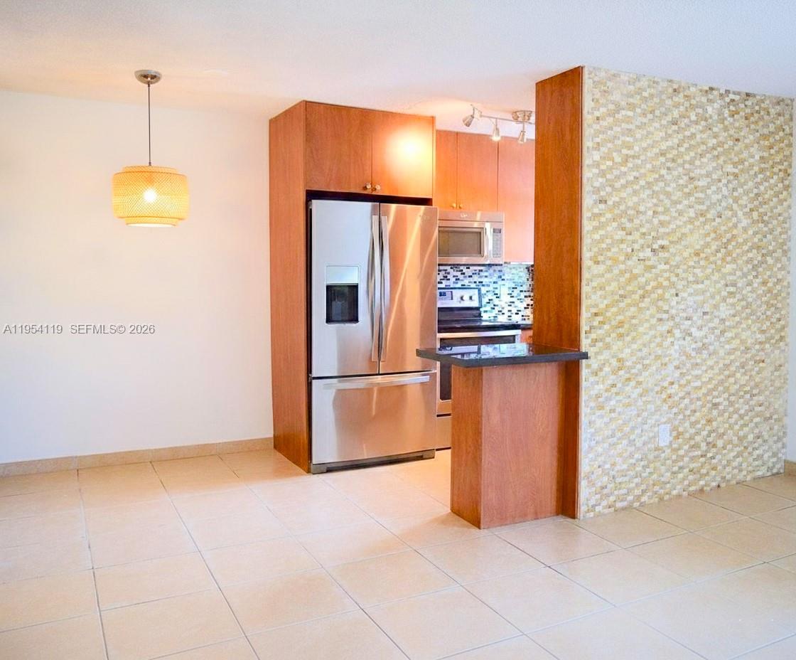 1801 S Treasure Dr #211 North Bay Village, FL 33141