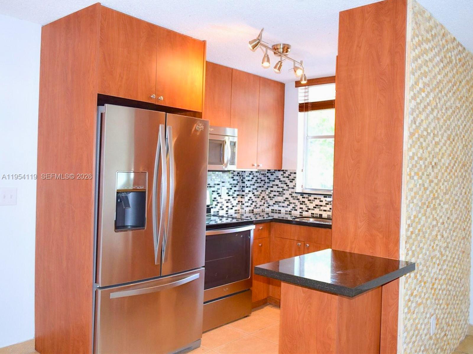 1801 S Treasure Dr #211 North Bay Village, FL 33141