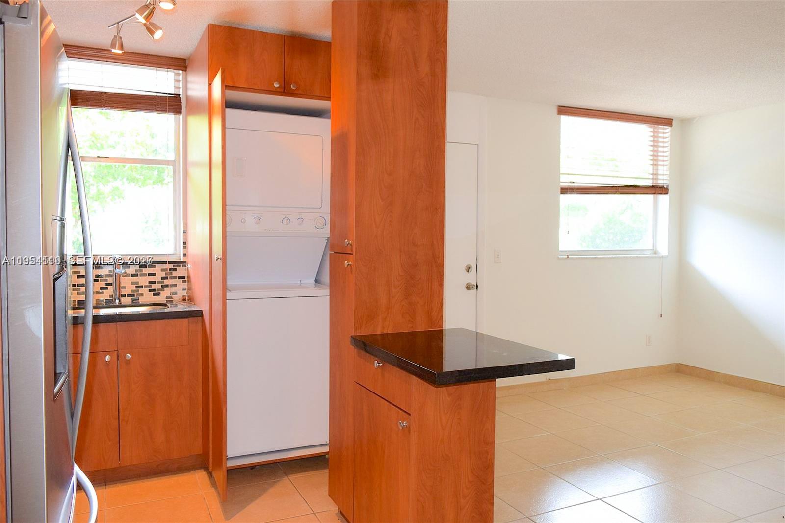 1801 S Treasure Dr #211 North Bay Village, FL 33141