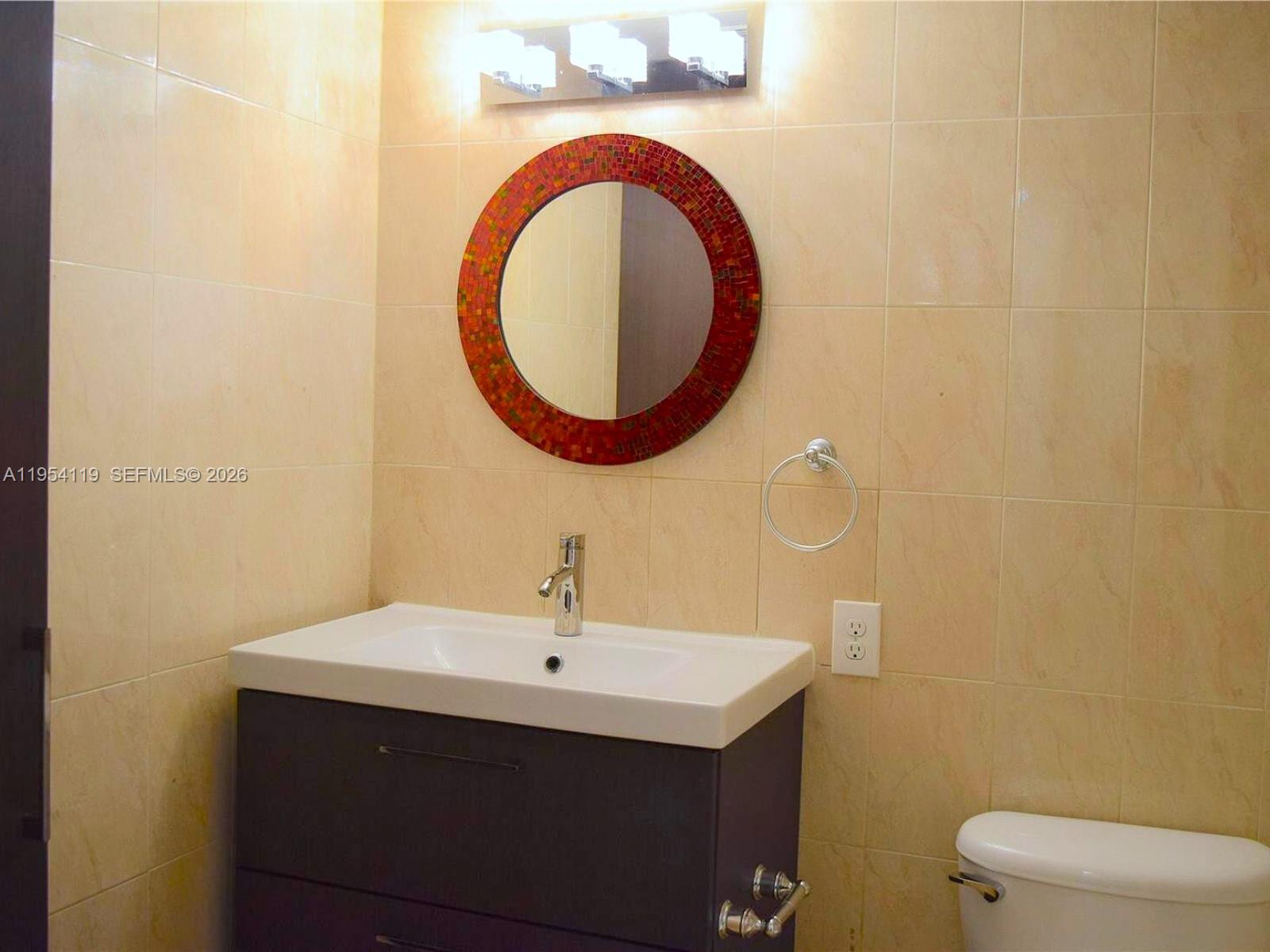 1801 S Treasure Dr #211 North Bay Village, FL 33141