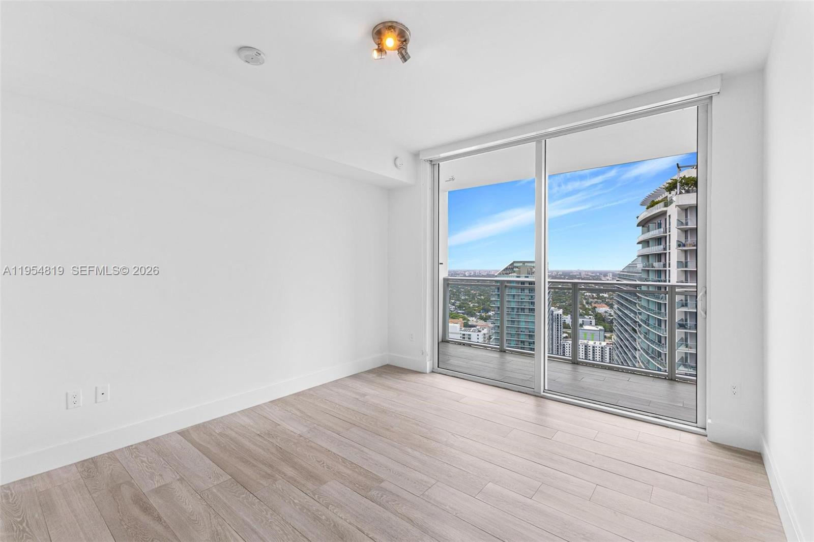 image The Bond on Brickell11