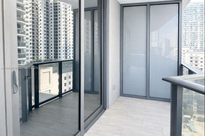 image Brickell Heights East25