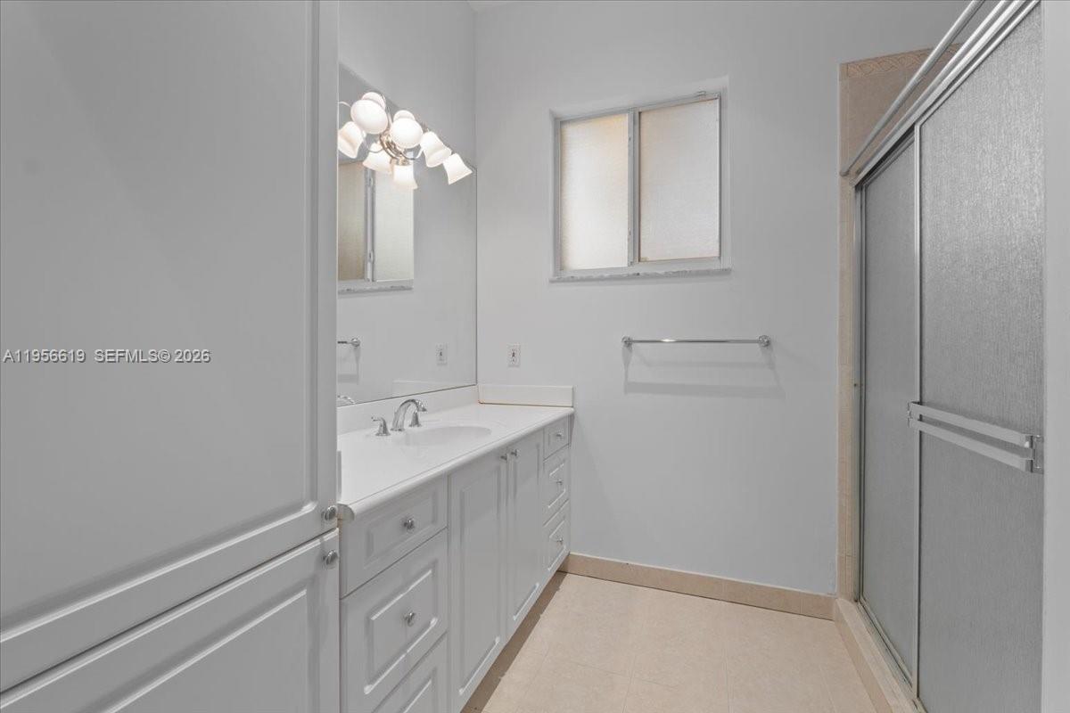 16640 NW 86th Ct Miami Lakes, FL 33016