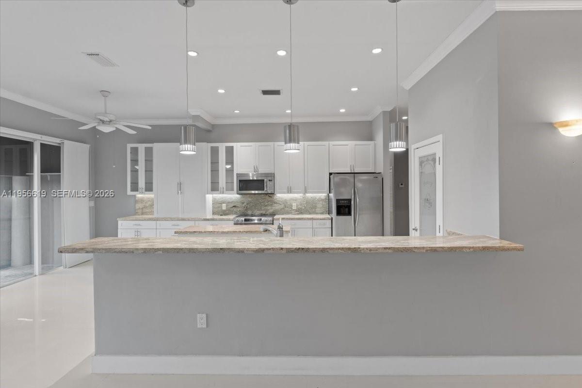 16640 NW 86th Ct Miami Lakes, FL 33016