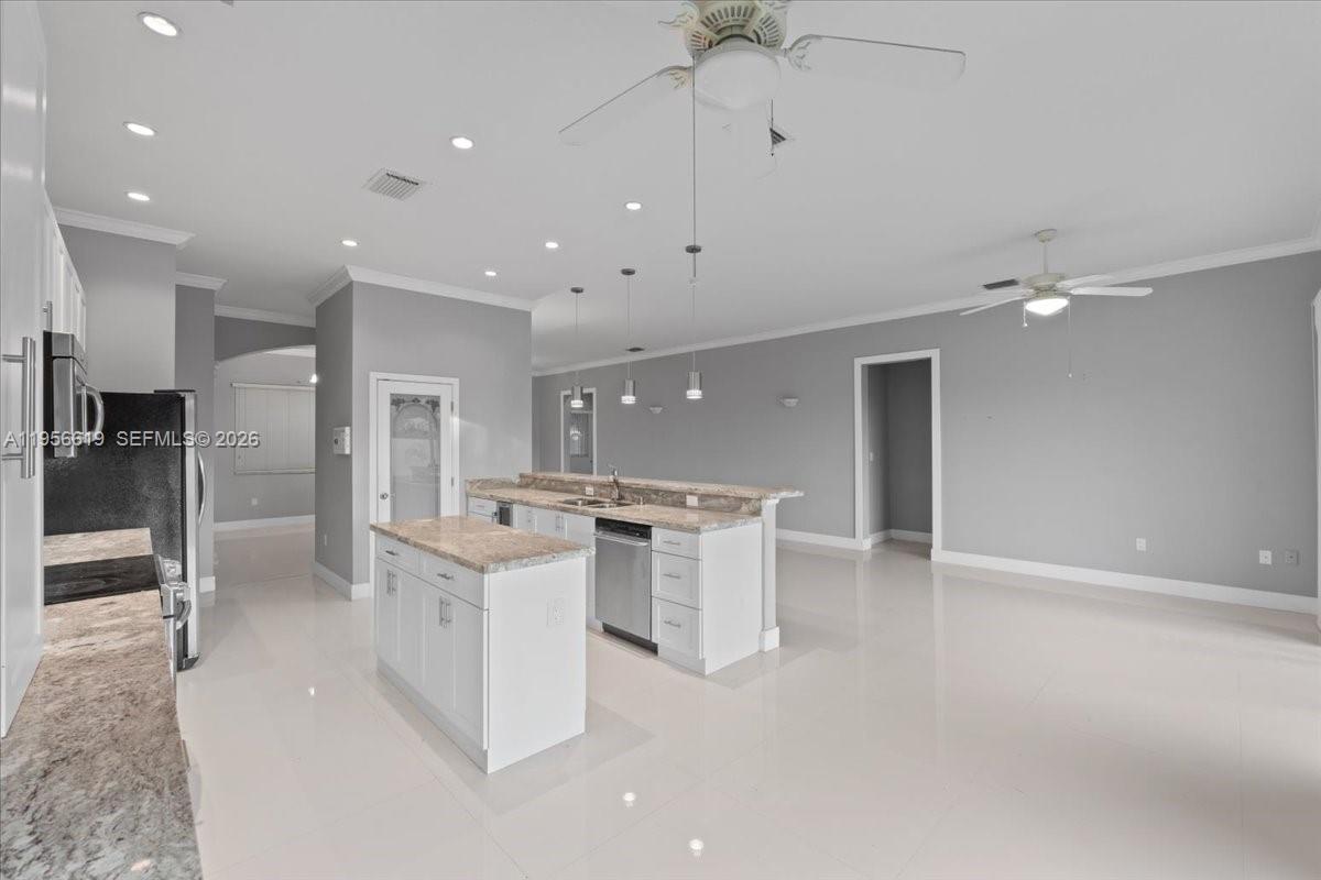 16640 NW 86th Ct Miami Lakes, FL 33016