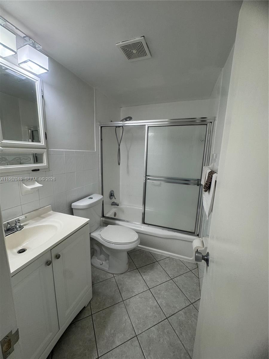 3923 NE 166th St #N208 North Miami Beach, FL 33160