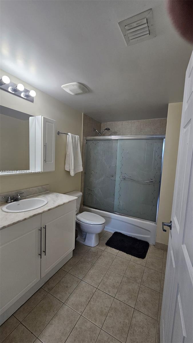 image 1800 Biscayne Plaza14