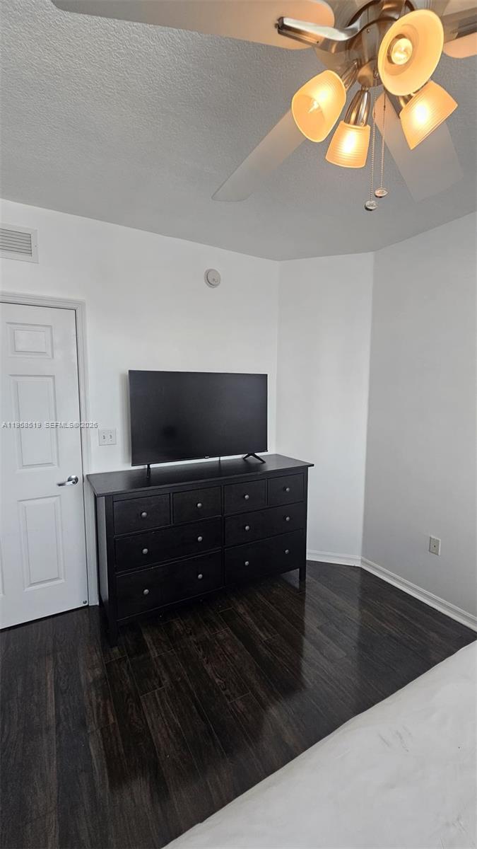 image 1800 Biscayne Plaza20