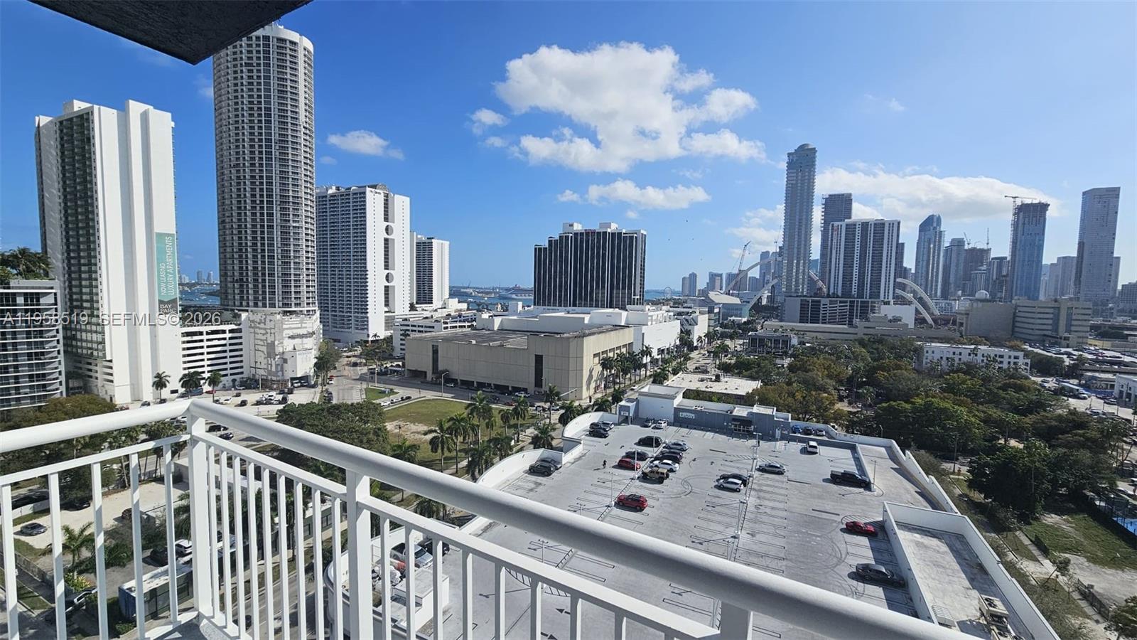 image 1800 Biscayne Plaza3