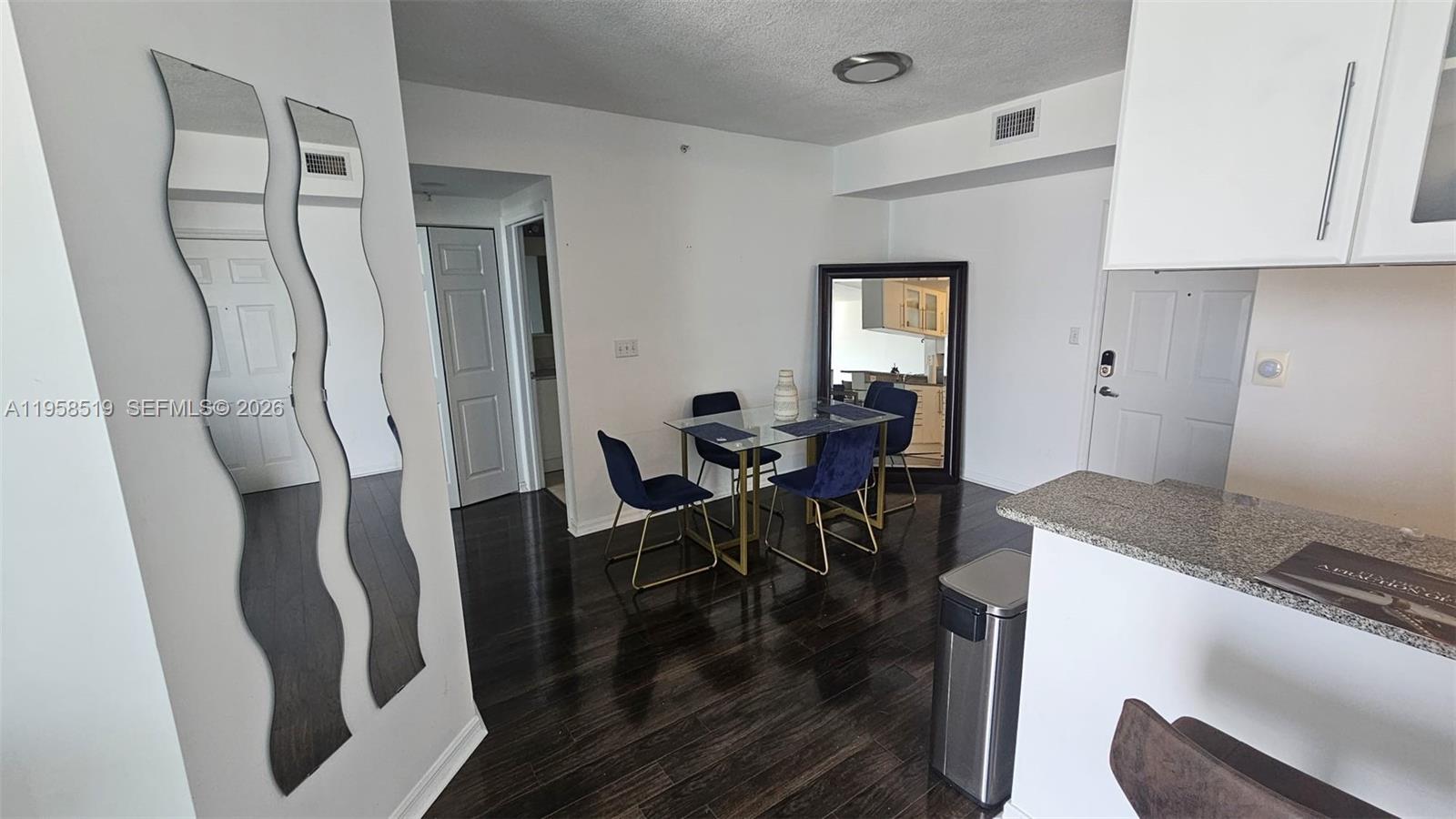 image 1800 Biscayne Plaza7