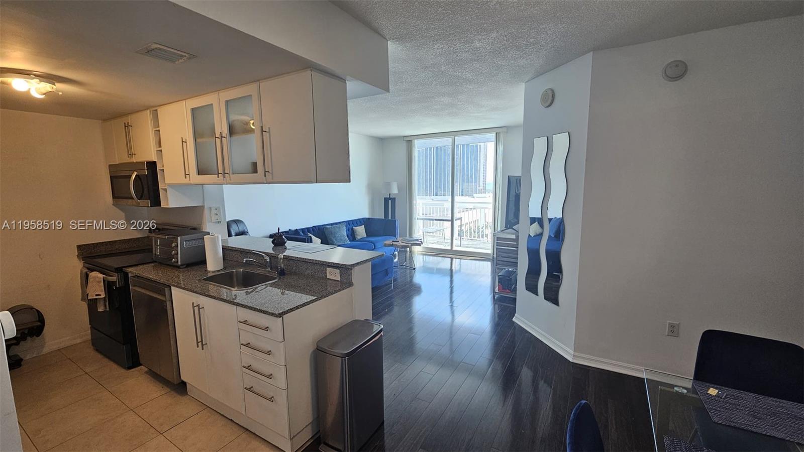 image 1800 Biscayne Plaza8