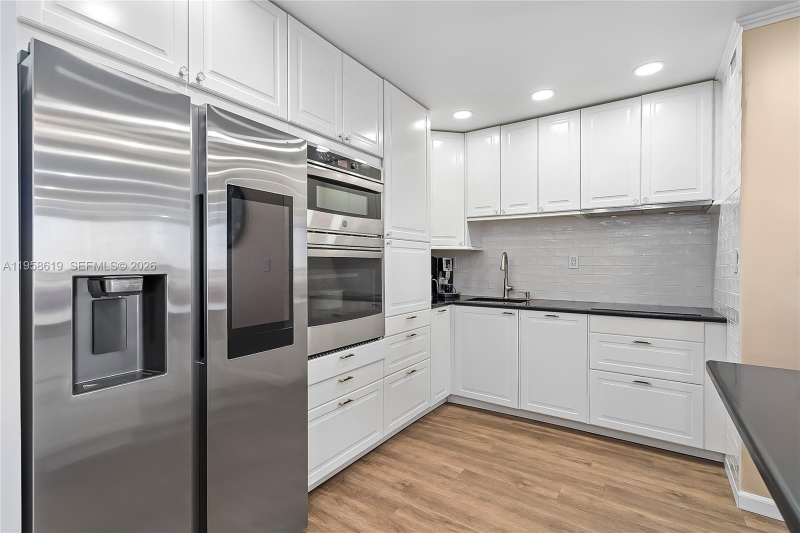 600 Three Iss Blvd #604