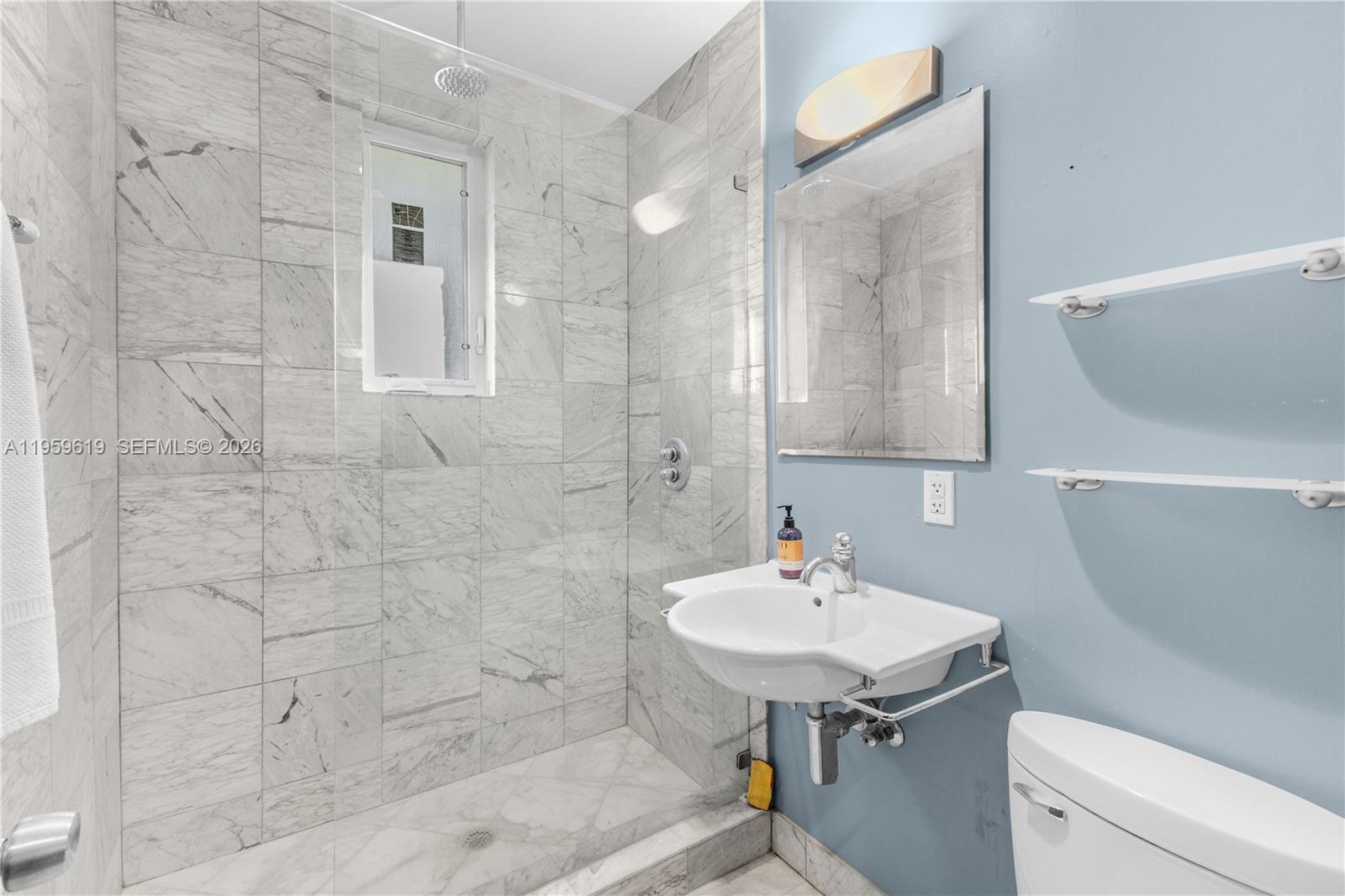 711 14th St #4 Miami Beach, FL 33139